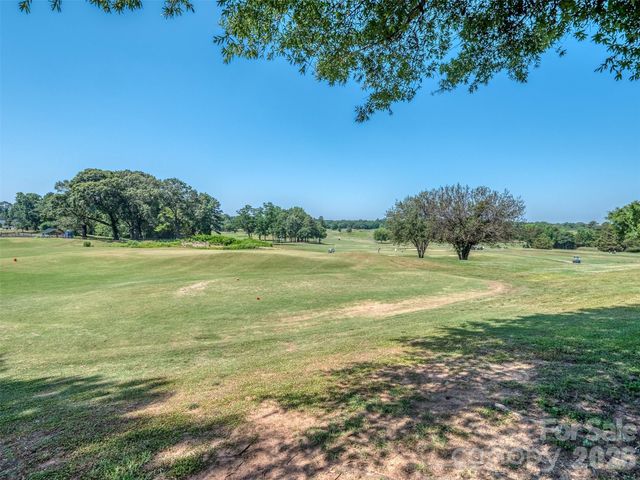 7829 Ponderosa Pine Lane, Charlotte, NC 28215