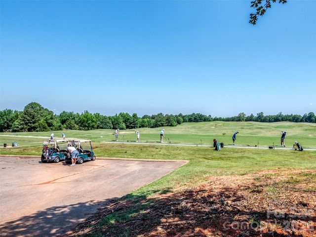 7829 Ponderosa Pine Lane, Charlotte, NC 28215