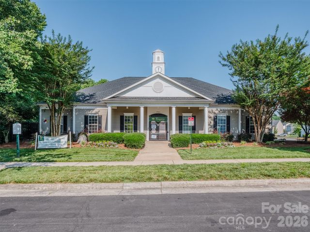 7829 Ponderosa Pine Lane, Charlotte, NC 28215