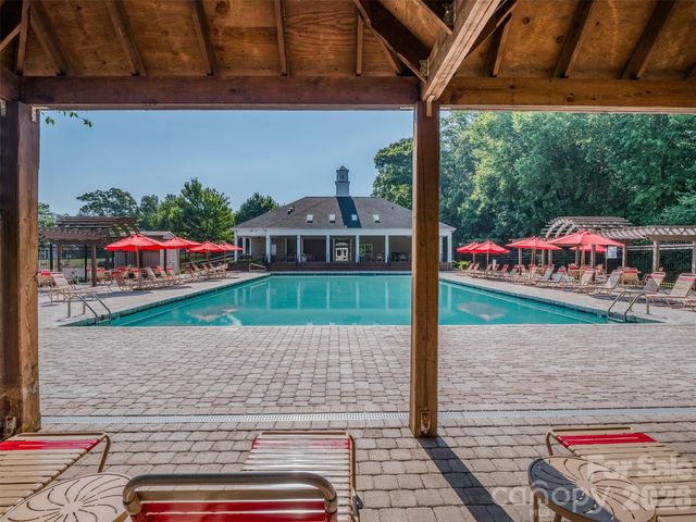 7829 Ponderosa Pine Lane, Charlotte, NC 28215