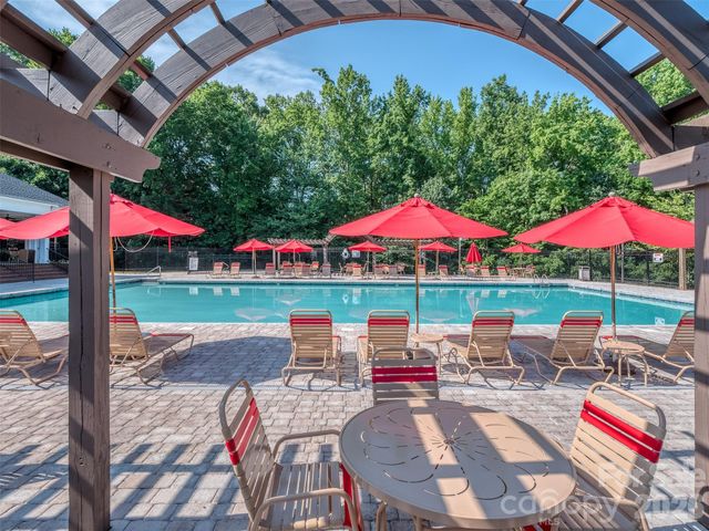 7829 Ponderosa Pine Lane, Charlotte, NC 28215