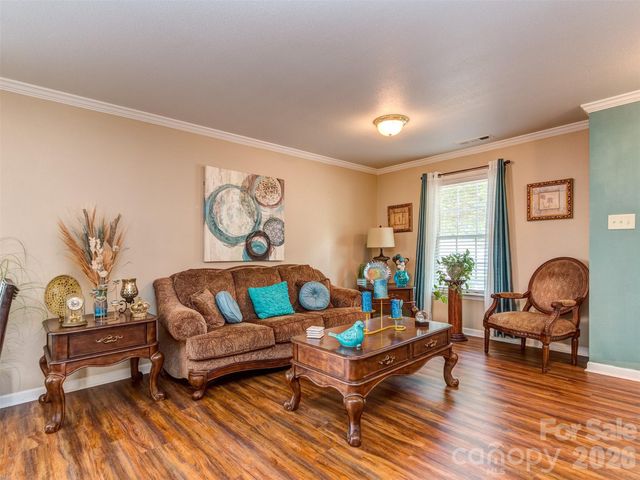 7829 Ponderosa Pine Lane, Charlotte, NC 28215
