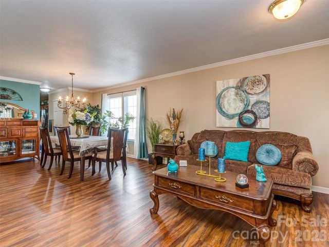 7829 Ponderosa Pine Lane, Charlotte, NC 28215