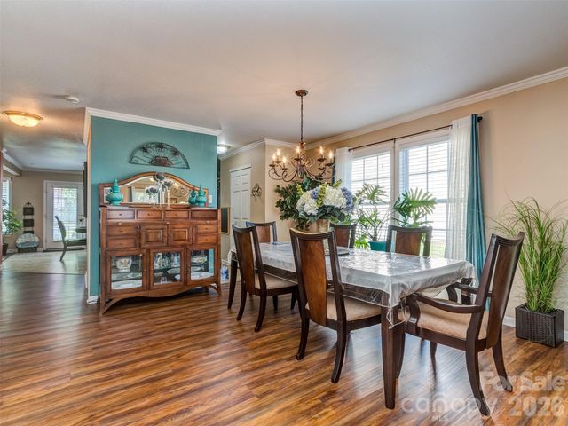 7829 Ponderosa Pine Lane, Charlotte, NC 28215
