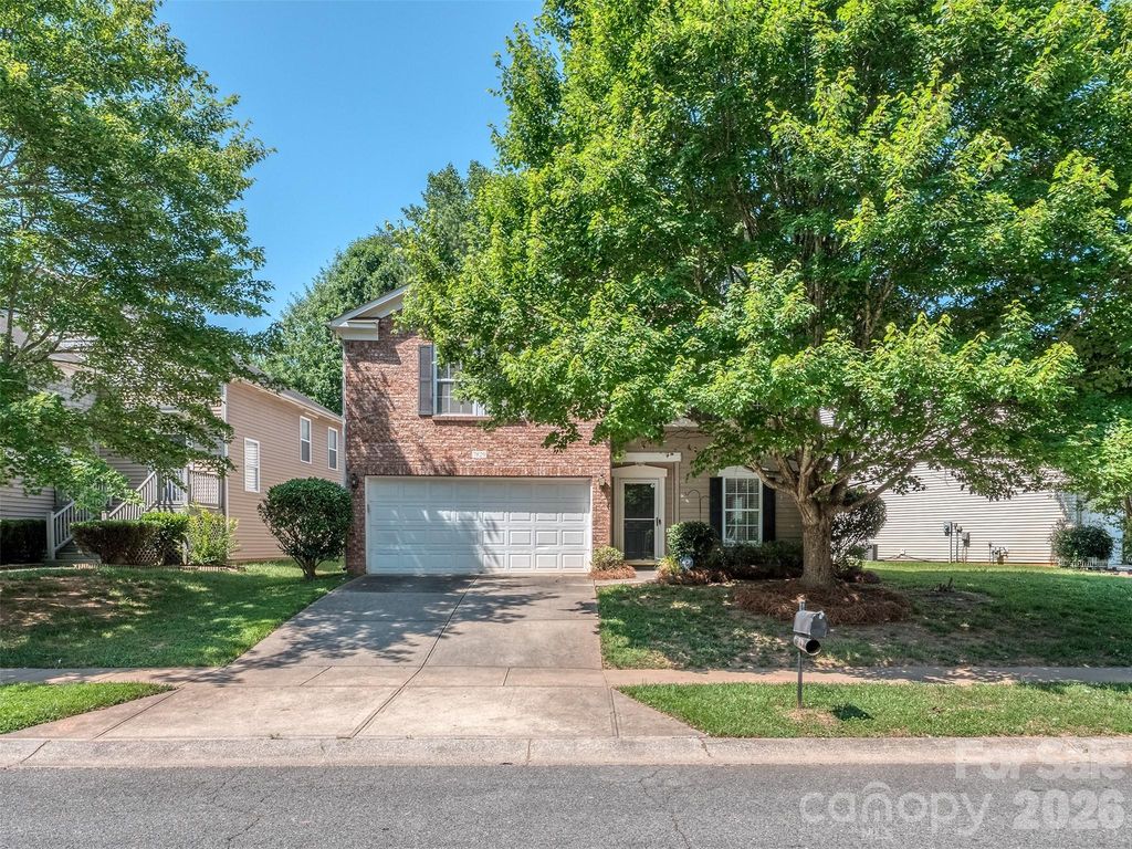 7829 Ponderosa Pine Lane, Charlotte, NC 28215