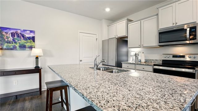 60 Knotty Court, Richmond Hill, GA 31324