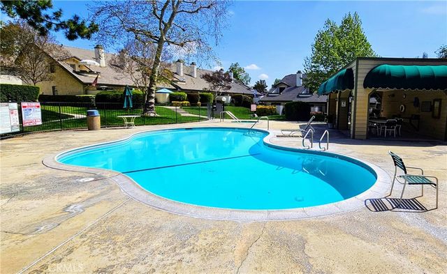 976 W Arrow, Upland, CA 91786