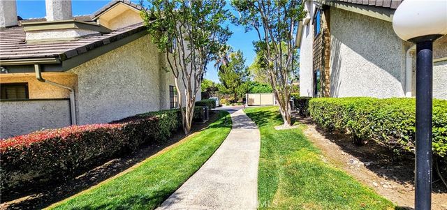976 W Arrow, Upland, CA 91786