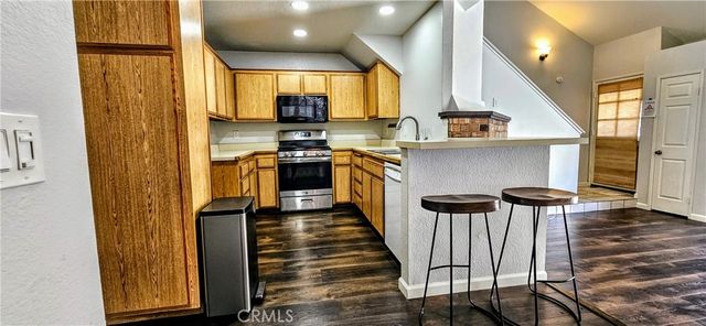 976 W Arrow, Upland, CA 91786