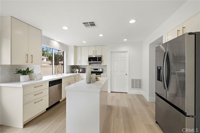 50 Blanco, Lake Forest, CA 92610