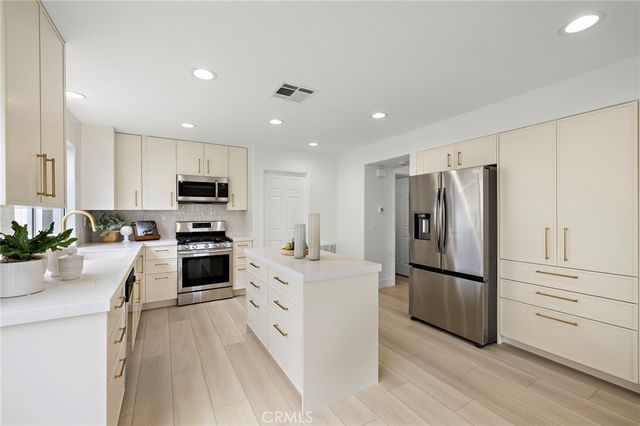 50 Blanco, Lake Forest, CA 92610