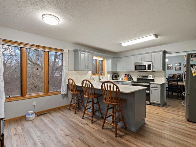 704 E 6th Street, Coal Valley, IL 61240