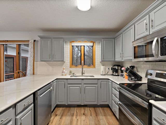 704 E 6th Street, Coal Valley, IL 61240