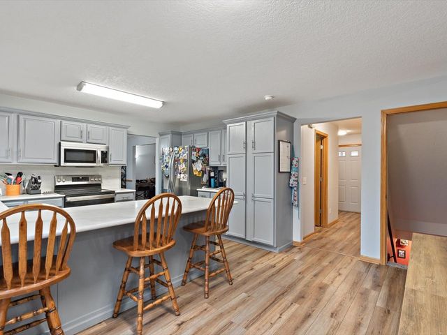 704 E 6th Street, Coal Valley, IL 61240