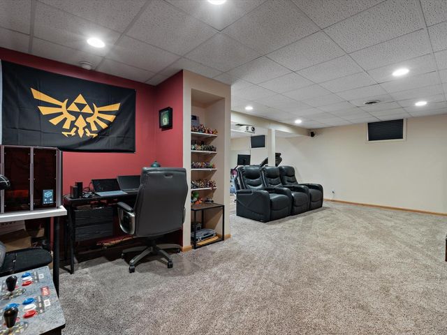 704 E 6th Street, Coal Valley, IL 61240