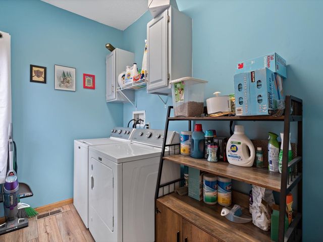 704 E 6th Street, Coal Valley, IL 61240