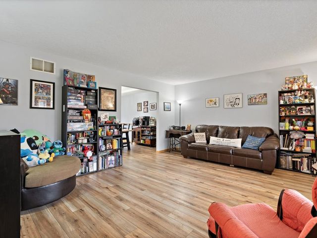 704 E 6th Street, Coal Valley, IL 61240