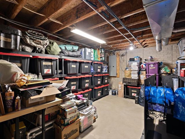 704 E 6th Street, Coal Valley, IL 61240