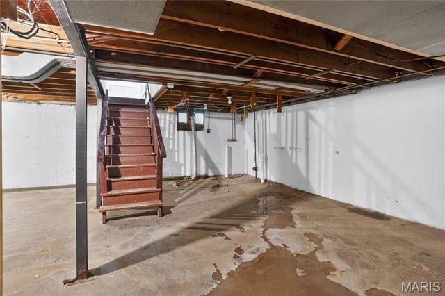 9013 Pallardy Lane, Overland, MO 63114