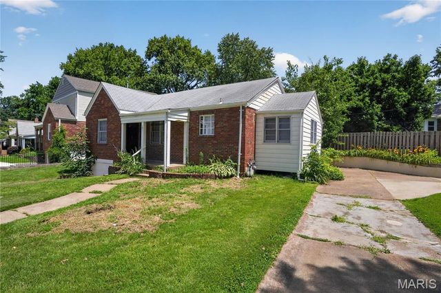 9013 Pallardy Lane, Overland, MO 63114