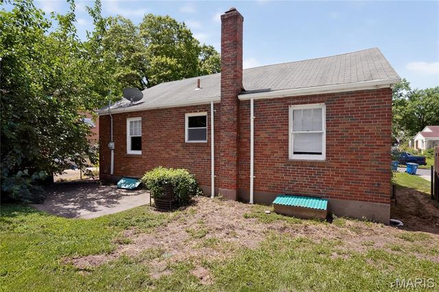 9013 Pallardy Lane, Overland, MO 63114