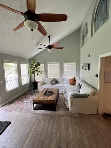 122 Albacore Avenue, Galveston, TX 77550
