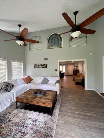 122 Albacore Avenue, Galveston, TX 77550