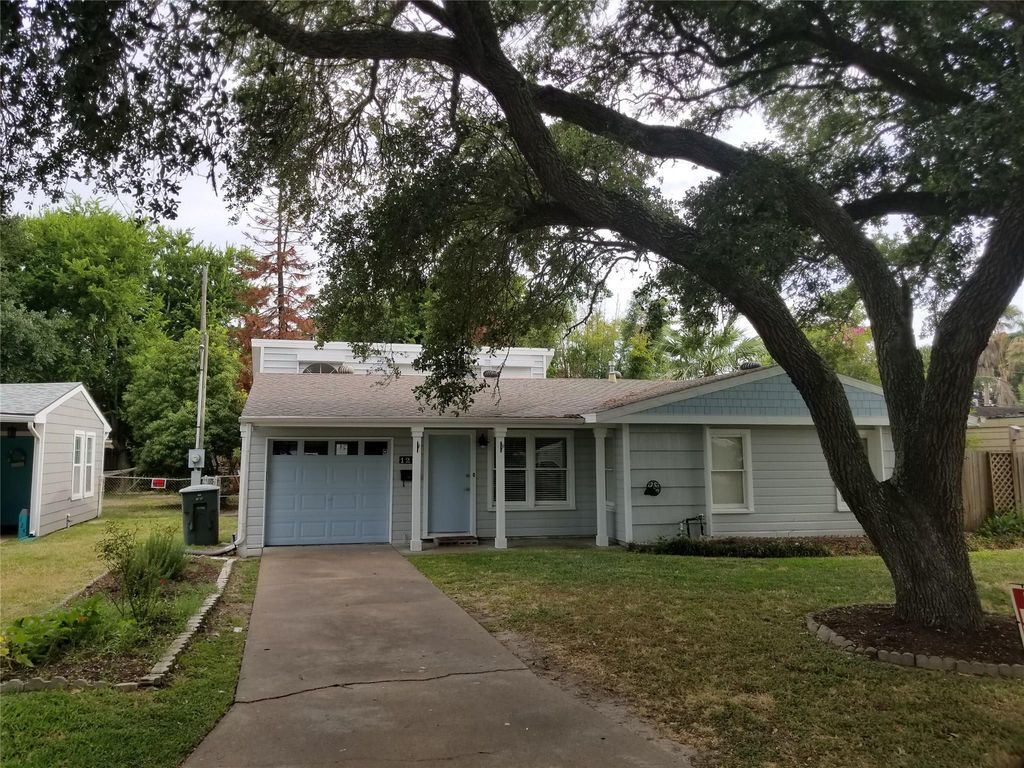 122 Albacore Avenue, Galveston, TX 77550
