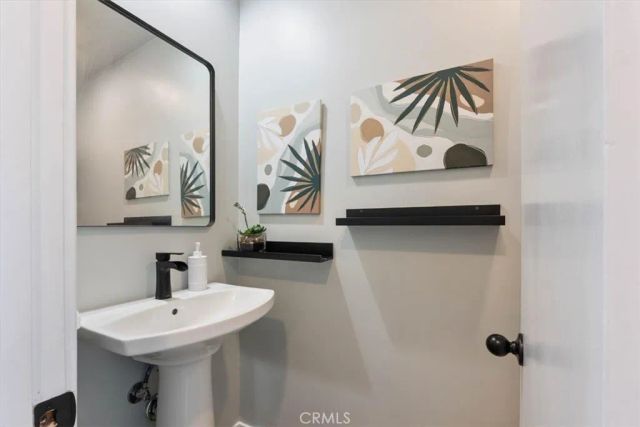4567 Don Ricardo Drive, Los Angeles, CA 90008
