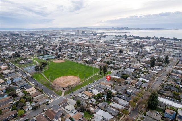 2717 2717 Mabel St, Berkeley, CA 94702