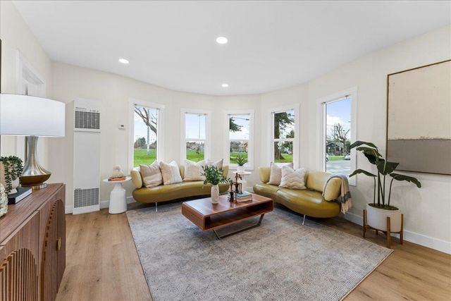 2717 2717 Mabel St, Berkeley, CA 94702