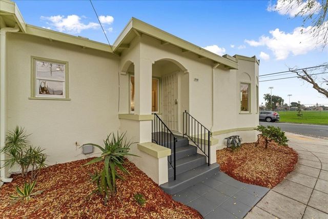 2717 2717 Mabel St, Berkeley, CA 94702