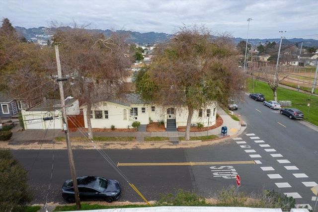 2717 2717 Mabel St, Berkeley, CA 94702