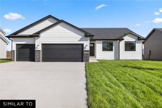 2603 NW Fairfield Drive, Ankeny, IA 50023