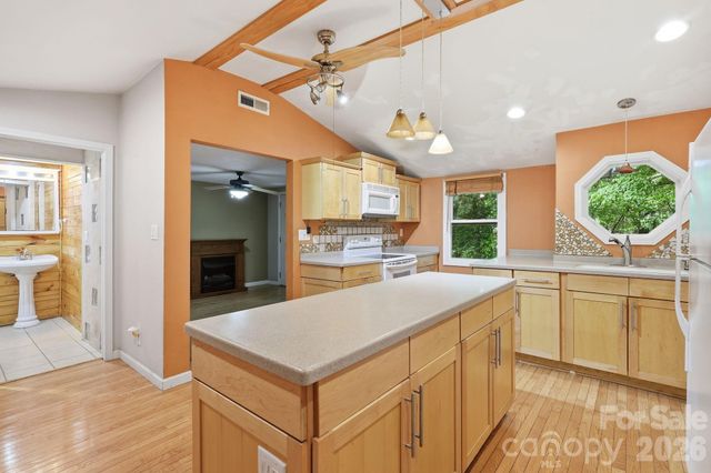 3383 Thickety Road, Clyde, NC 28721