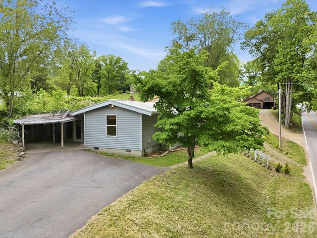 3383 Thickety Road, Clyde, NC 28721