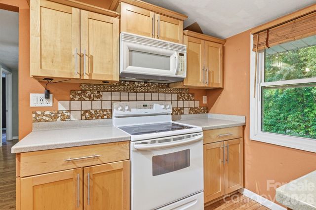 3383 Thickety Road, Clyde, NC 28721
