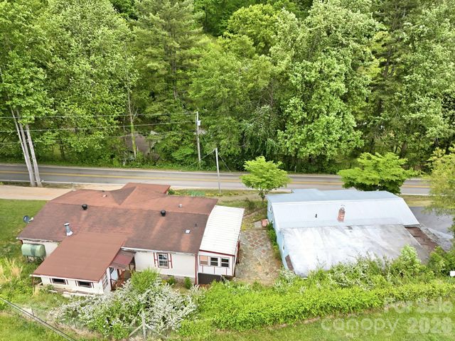 3383 Thickety Road, Clyde, NC 28721