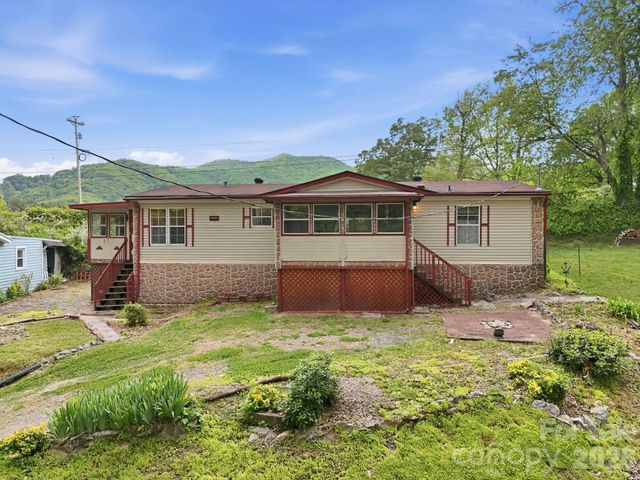 3383 Thickety Road, Clyde, NC 28721