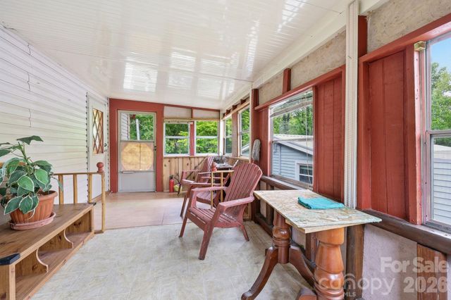 3383 Thickety Road, Clyde, NC 28721
