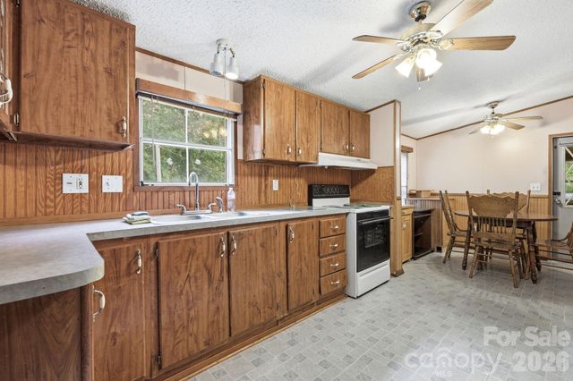 3383 Thickety Road, Clyde, NC 28721