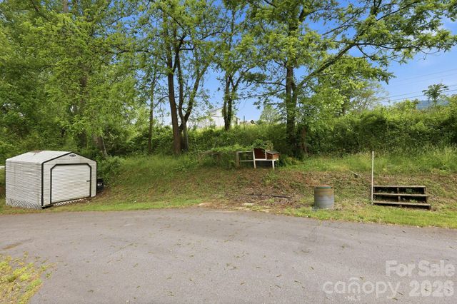 3383 Thickety Road, Clyde, NC 28721
