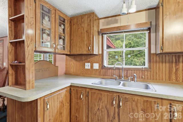 3383 Thickety Road, Clyde, NC 28721