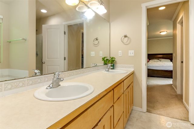 9506 10th Avenue E, Tacoma, WA 98445