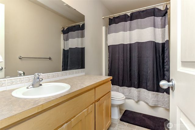 9506 10th Avenue E, Tacoma, WA 98445