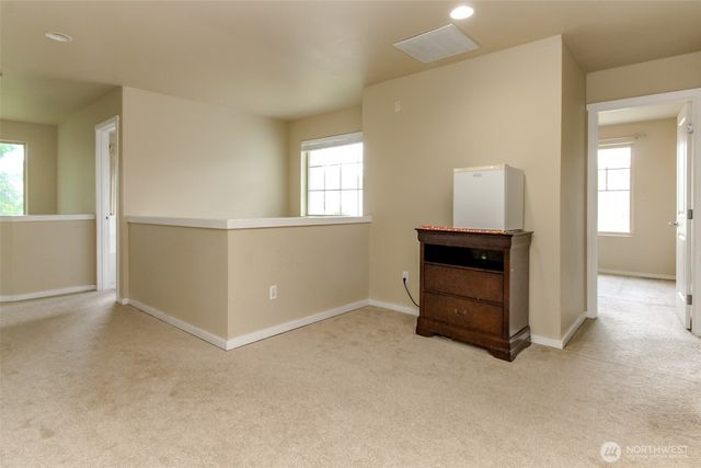 9506 10th Avenue E, Tacoma, WA 98445