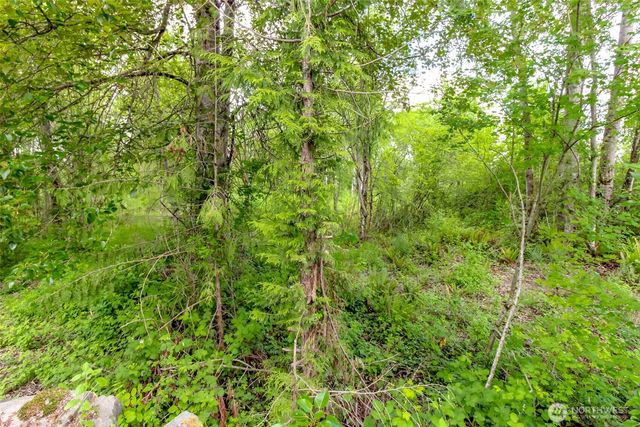 9506 10th Avenue E, Tacoma, WA 98445