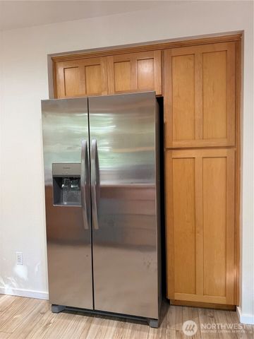 9506 10th Avenue E, Tacoma, WA 98445
