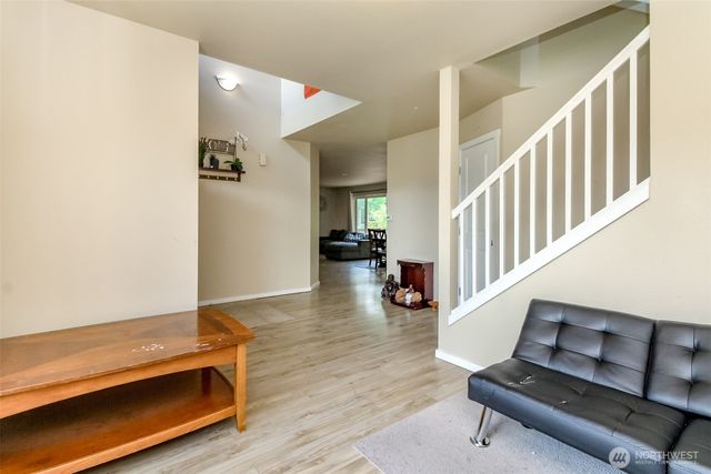 9506 10th Avenue E, Tacoma, WA 98445
