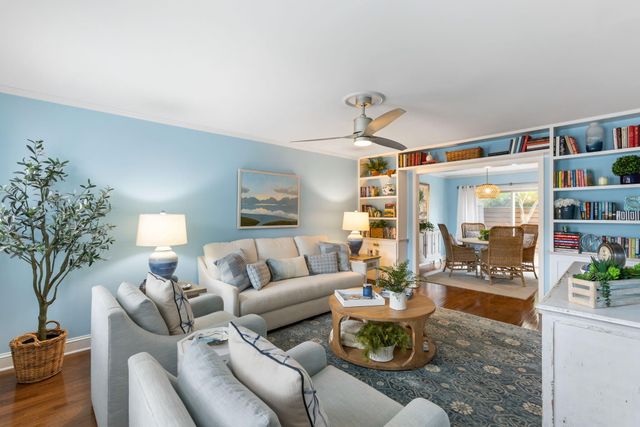 20 Charlestowne Court, Charleston, SC 29401